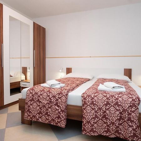 Holiday Home Luka Pridraga Екстериор снимка