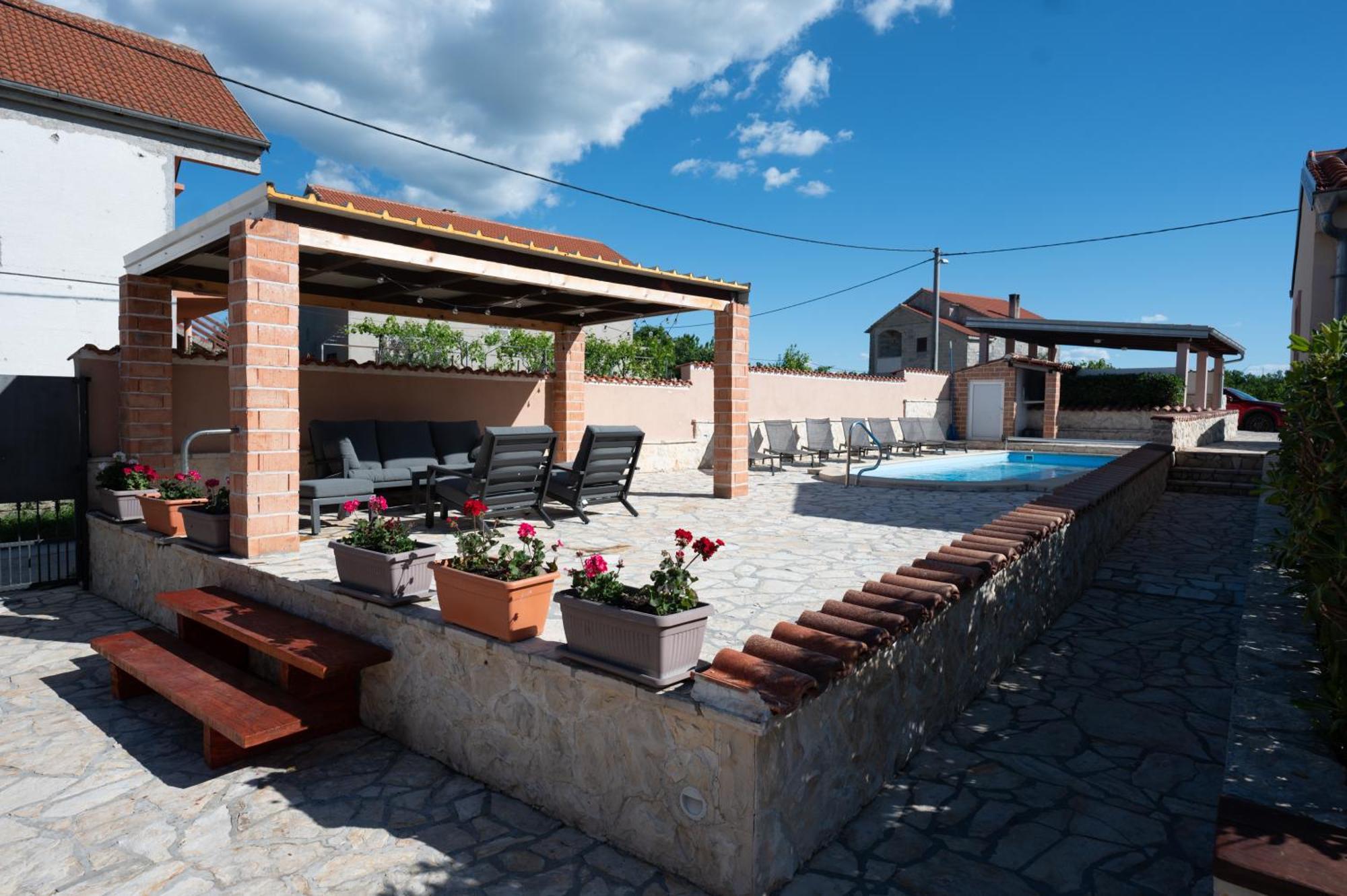 Holiday Home Luka Pridraga Екстериор снимка