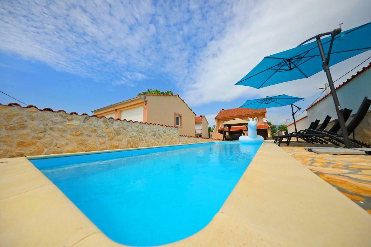 Holiday Home Luka Pridraga Екстериор снимка